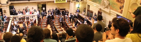 Manifestantes ocuparam as galerias da Câmara dos Vereadores para exigir a instalação da CPI dos Ônibus